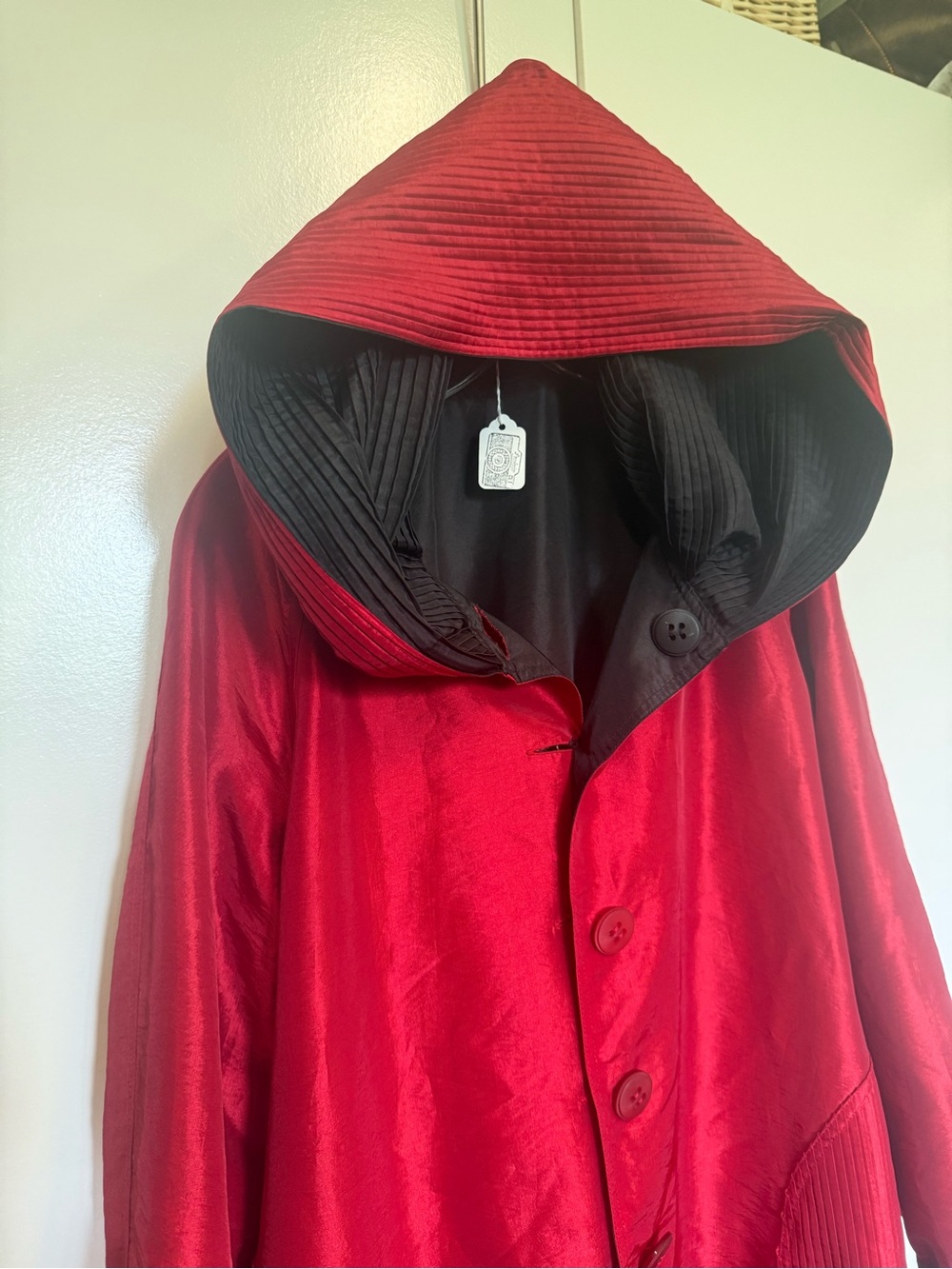Vintage reversible Black / red Coat with hood- red riding hood. Vampire. Cruella
